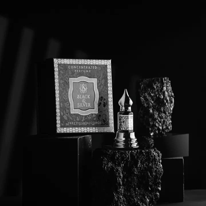 Musk Al Mahal - Black And Silver Original Attar For Men - 12ml